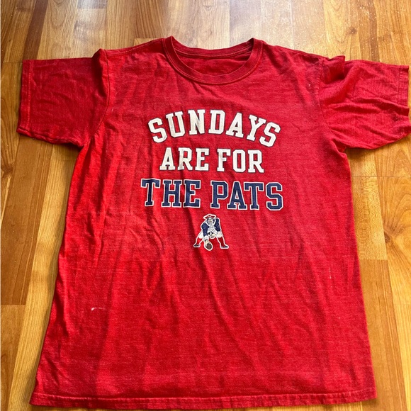 Sundays Are For The Pats NFL New England Patriots Football T-shirt - Picture 2 of 4